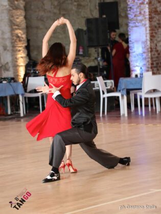 Foto scattata durante la presentazione della coreografia di Tango Escenario presentata da Giusy Citro e Simone Ferrara all’ottavo Campionato Italiano di Tango Argentino